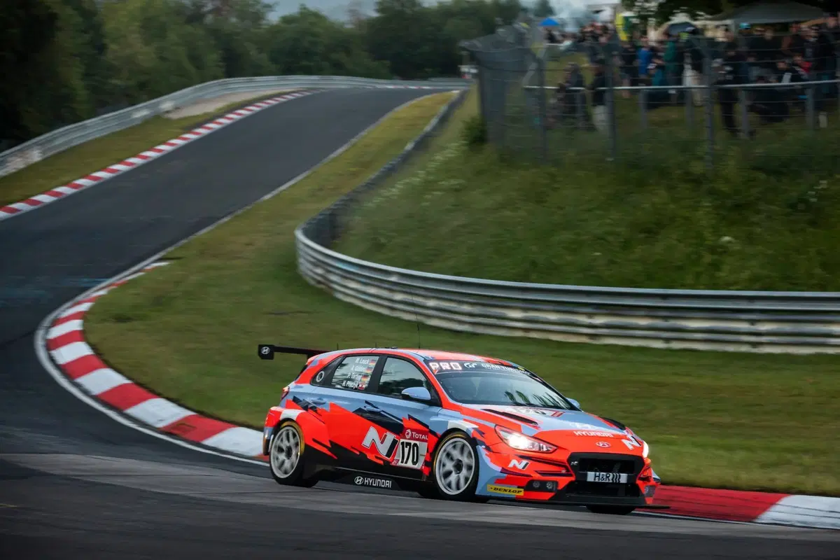 24 Ore del Nurburgring 2019, un weekend con Hyundai alla scoperta di una gara pazzesca [Video] (16)