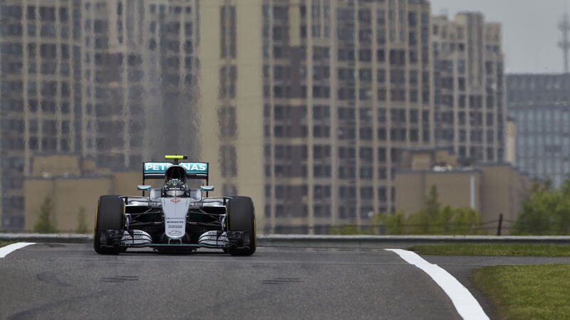 F1, Gp Cina 2016: pole per Rosberg. Raikkonen terzo