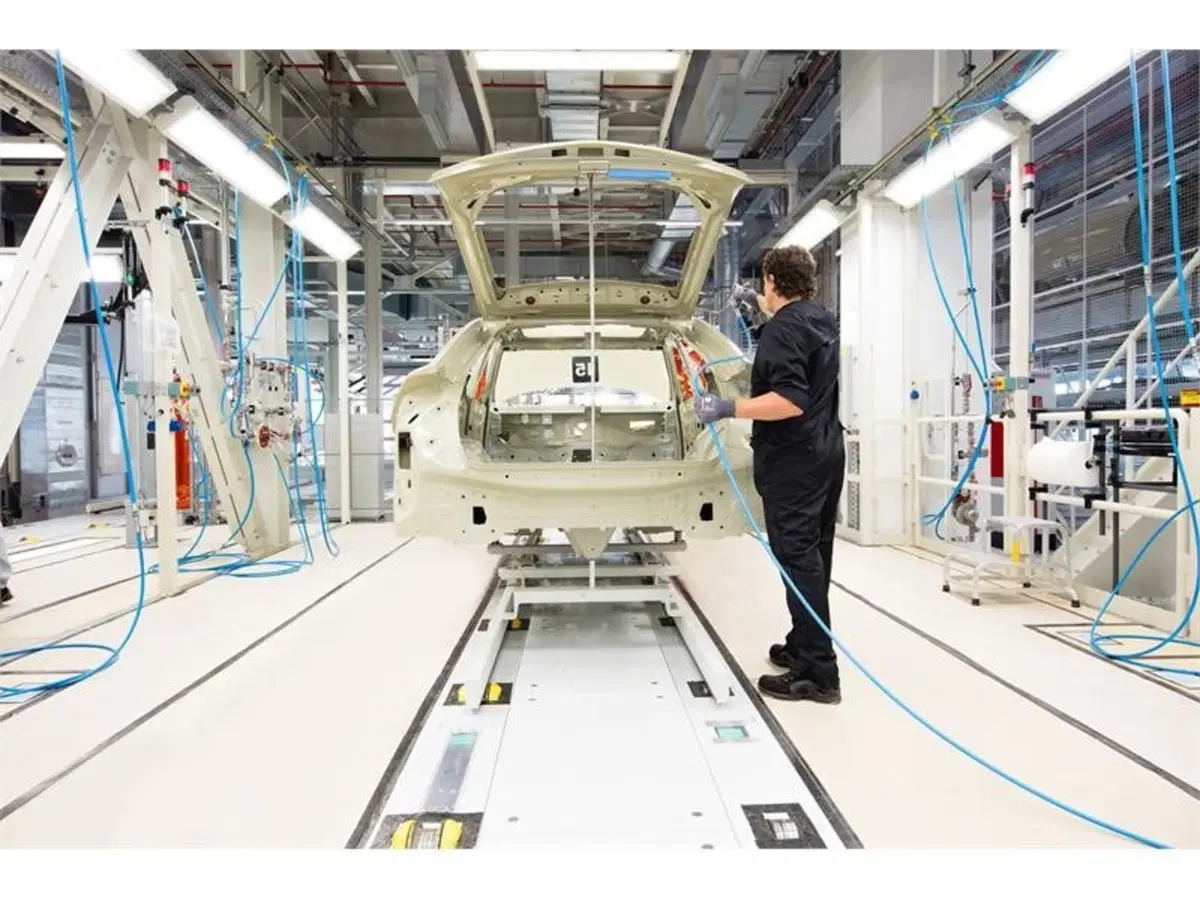 Lamborghini segue i trend di mobilità e lusso mantenendo i propri valori italiani sempre alti (6)