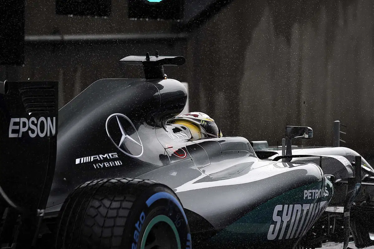 F1, Gp Cina 2016: pole per Rosberg. Raikkonen terzo (13)