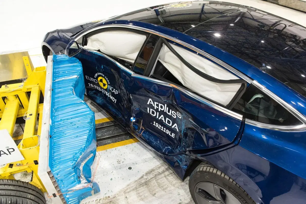 Tesla Model 3: per Euro NCAP promossa con 5 stelle (7)