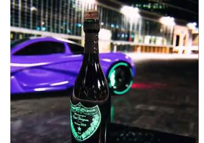 Sboccia il Dom Pérignon con l’alettone della McLaren P1 [video]