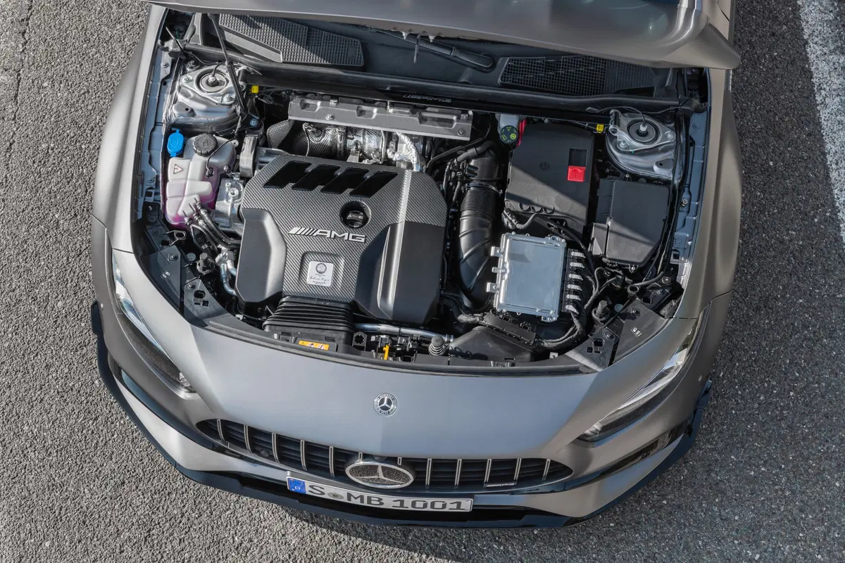 Mercedes-AMG A 45 e CLA 45, svelate le compatte (6)
