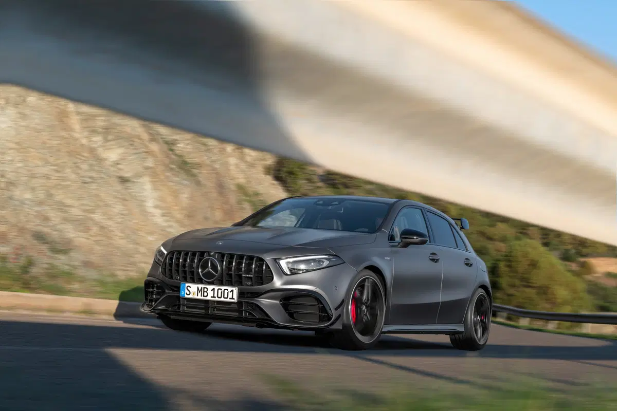 Mercedes-AMG A 45 e CLA 45, svelate le compatte (8)