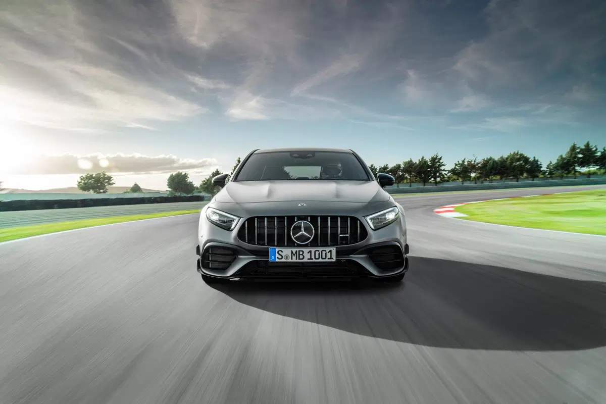 Mercedes-AMG A 45 e CLA 45, svelate le compatte (9)