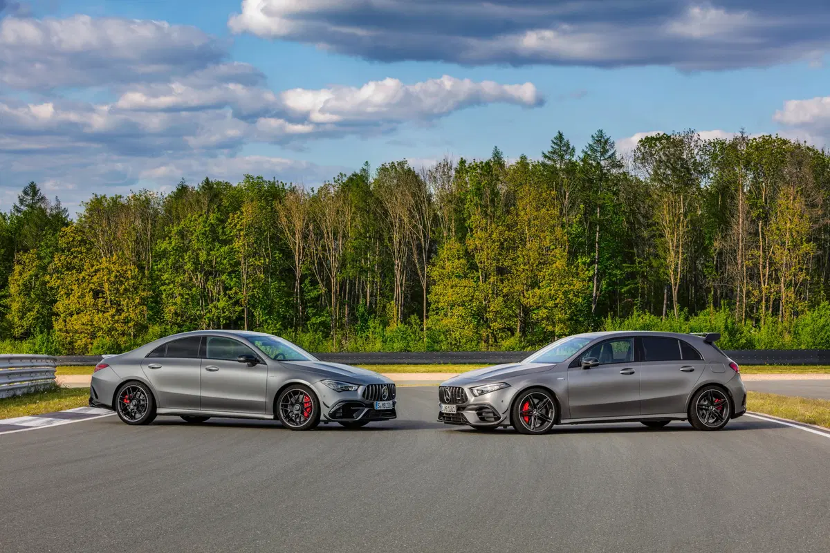 Mercedes-AMG A 45 e CLA 45, svelate le compatte (17)