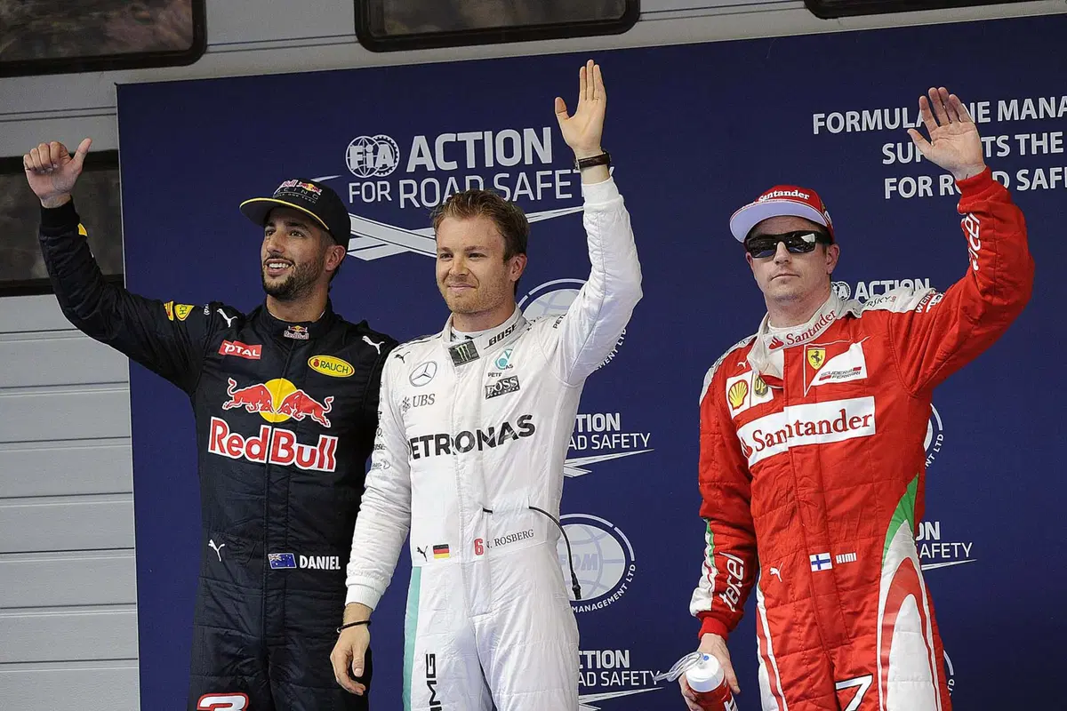 F1, Gp Cina 2016: pole per Rosberg. Raikkonen terzo