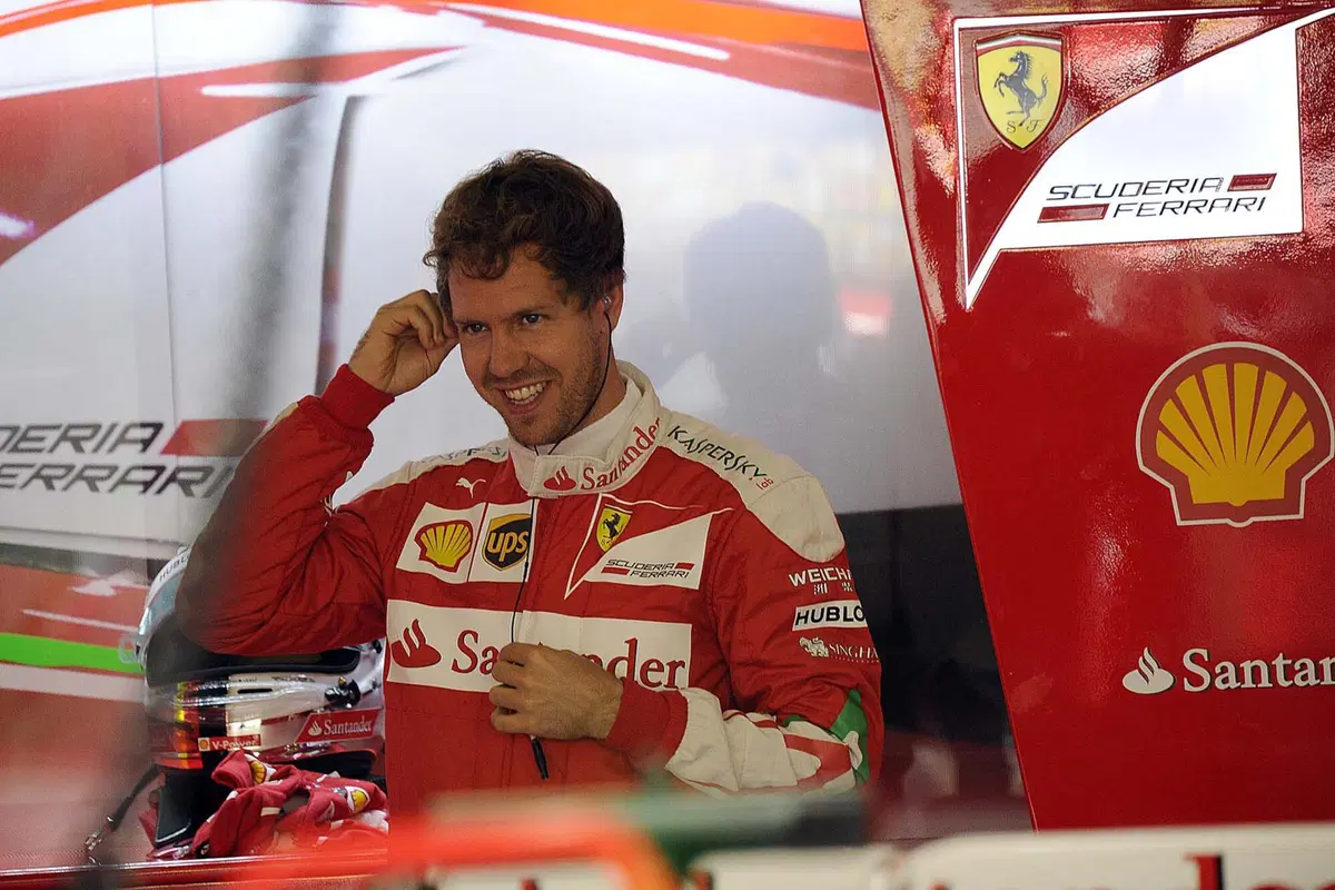 F1, Gp Cina 2016: pole per Rosberg. Raikkonen terzo (12)