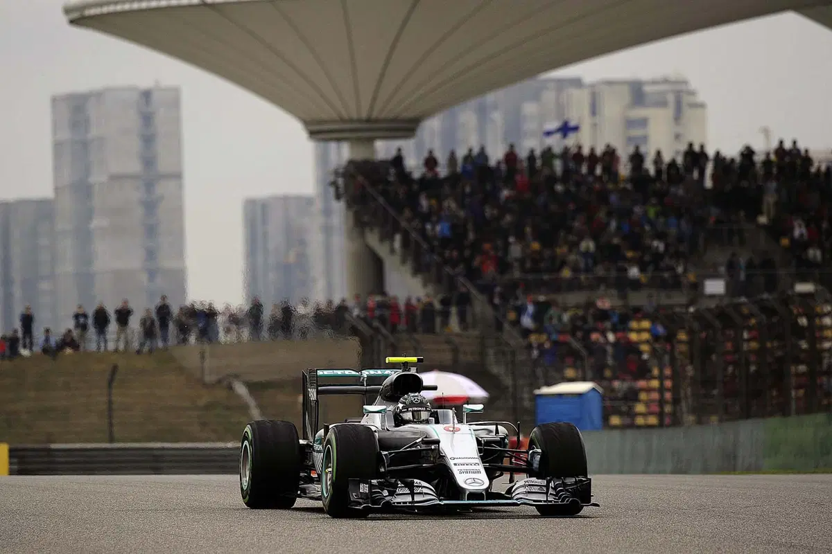 F1, Gp Cina 2016: pole per Rosberg. Raikkonen terzo (16)
