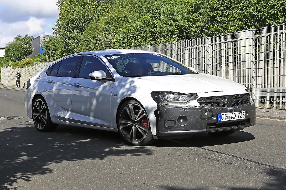 Opel Insignia restyling, le foto spia  (4)