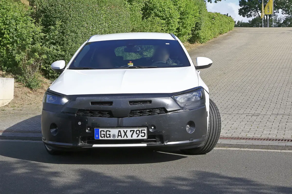 Opel Insignia restyling, le foto spia  (15)