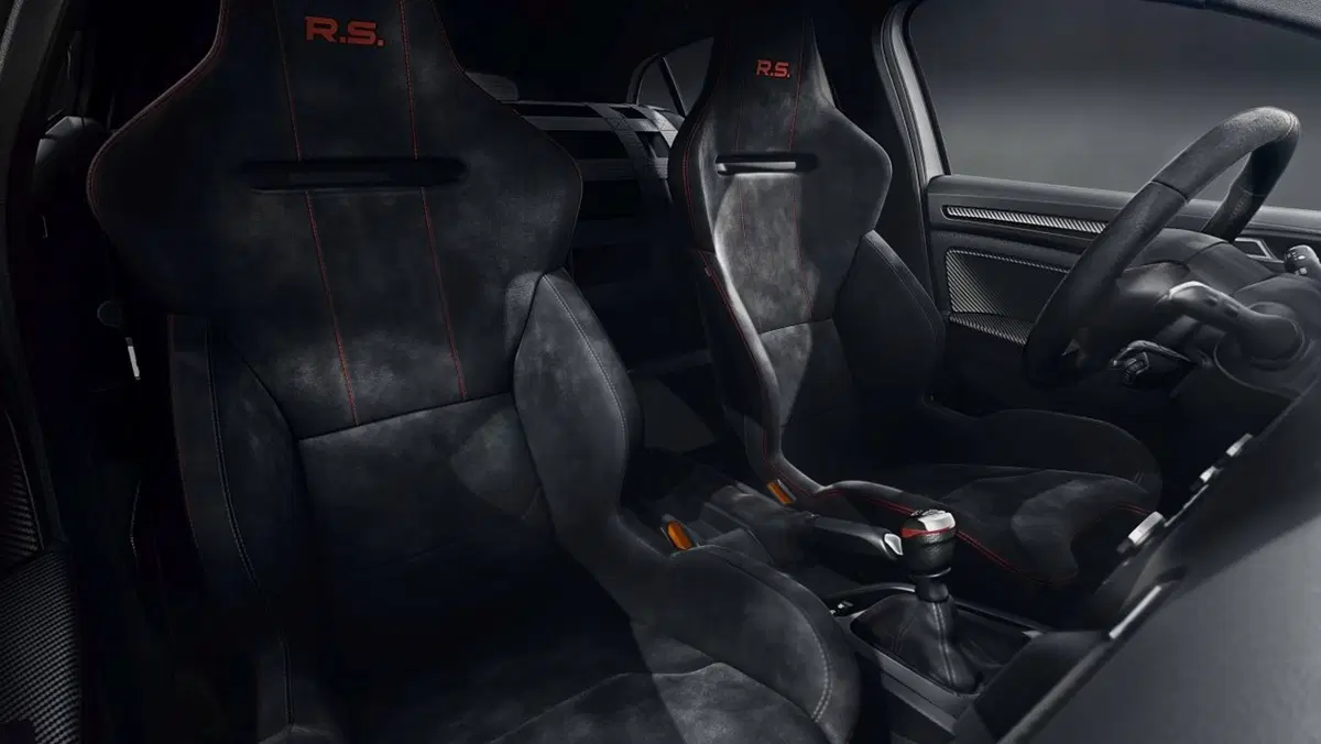 Renault Megane RS Trophy-R, 500 esemplari cattivissimi (4)