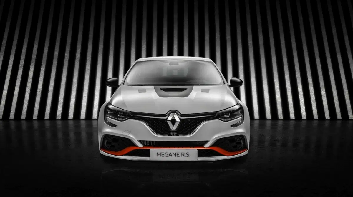 Renault Megane RS Trophy-R, 500 esemplari cattivissimi (7)