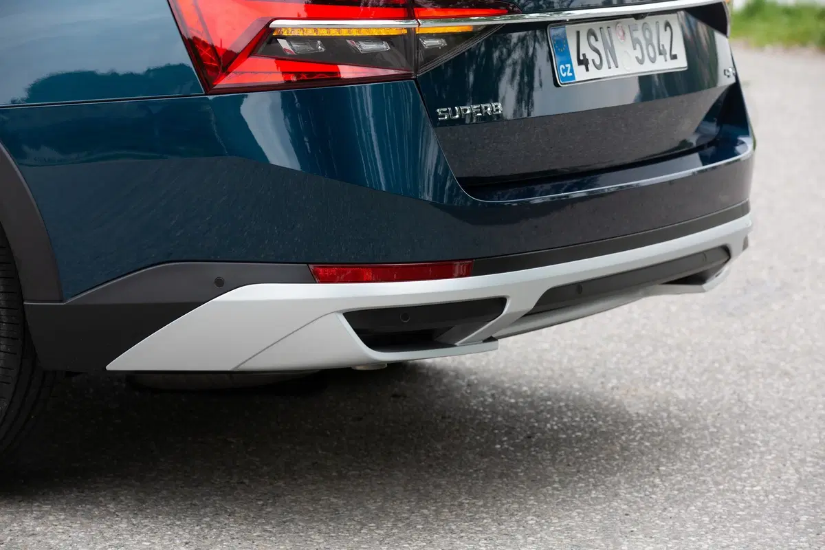 Skoda Superb Scout 2019 | La station wagon per papà avventurieri [Video] (5)