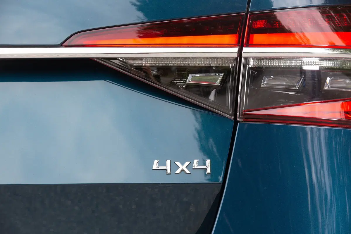 Skoda Superb Scout 2019 | La station wagon per papà avventurieri [Video] (8)