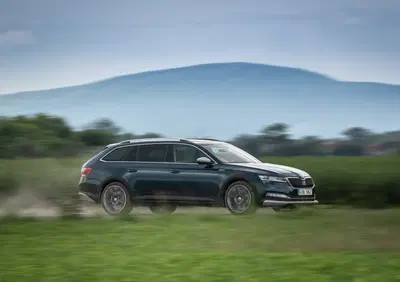Skoda Superb Scout 2019 | La station wagon per papà avventurieri [Video]