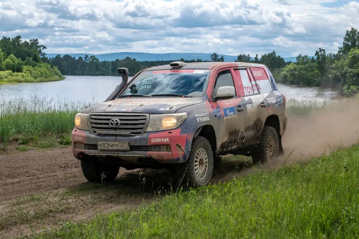 Silk Way Rally 2019-1. Al Attiyah (Toyota) e i Fratelli Benavides (3)