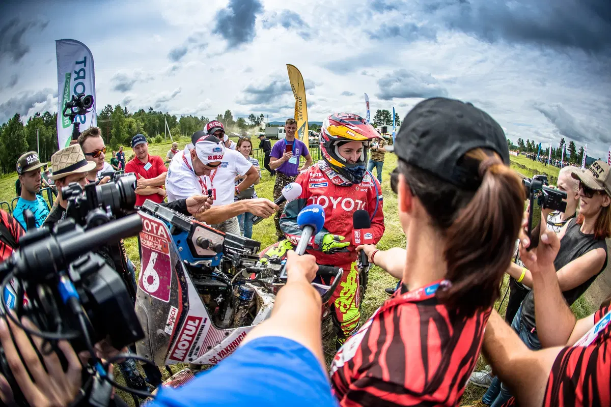 Silk Way Rally 2019-1. Al Attiyah (Toyota) e i Fratelli Benavides (7)