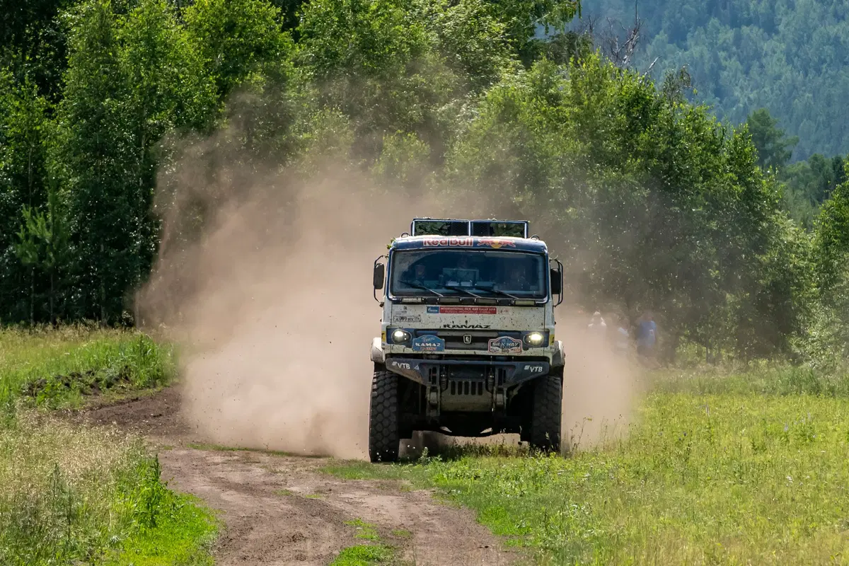Silk Way Rally 2019-1. Al Attiyah (Toyota) e i Fratelli Benavides (9)