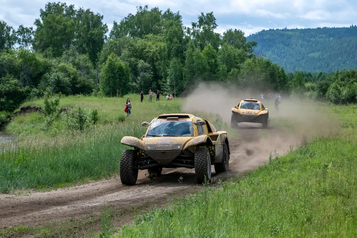 Silk Way Rally 2019-1. Al Attiyah (Toyota) e i Fratelli Benavides (13)