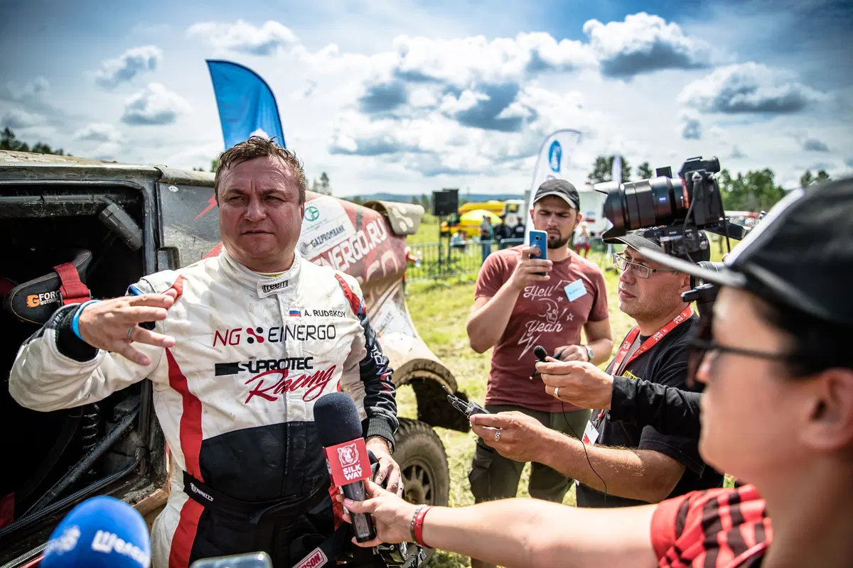 Silk Way Rally 2019-1. Al Attiyah (Toyota) e i Fratelli Benavides (12)