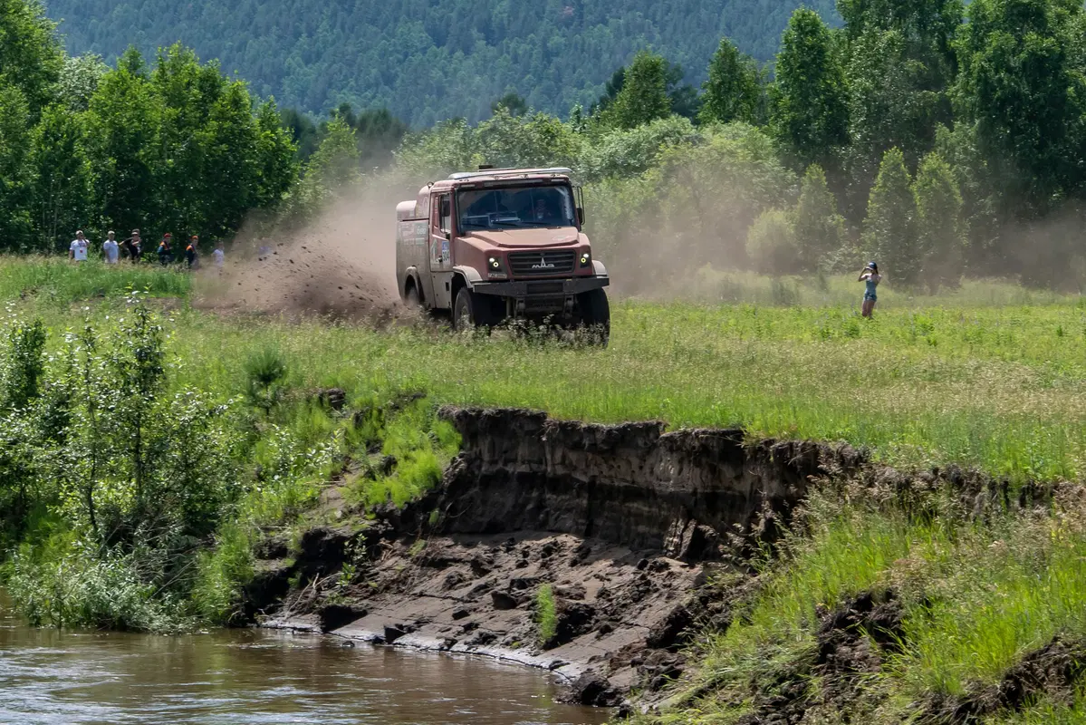 Silk Way Rally 2019-1. Al Attiyah (Toyota) e i Fratelli Benavides (11)