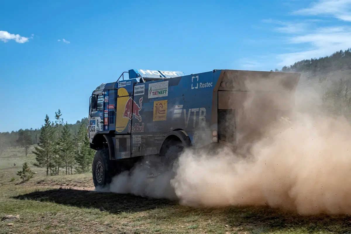 Silk Way Rally 2019-2. Al-Attiyah (Toyota) e Sunderland (KTM) (2)