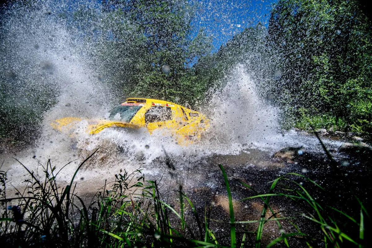 Silk Way Rally 2019-2. Al-Attiyah (Toyota) e Sunderland (KTM) (11)