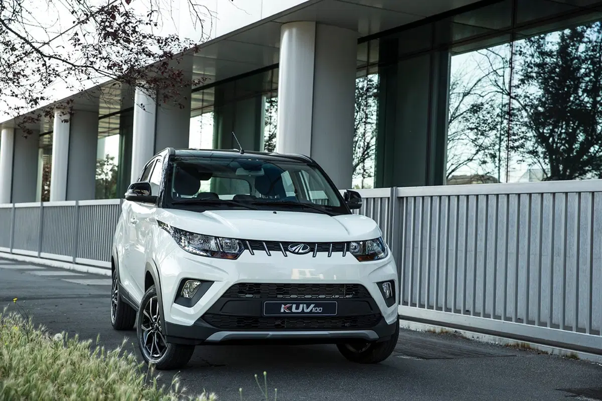 Nuovo KUV100 NXT: il restyling del city SUV Mahindra da 10.000 € [video foto gallery] (2)