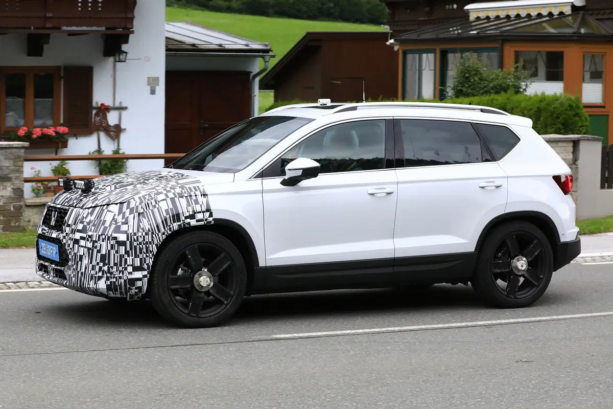Seat Ateca restyling, le foto spia (2)