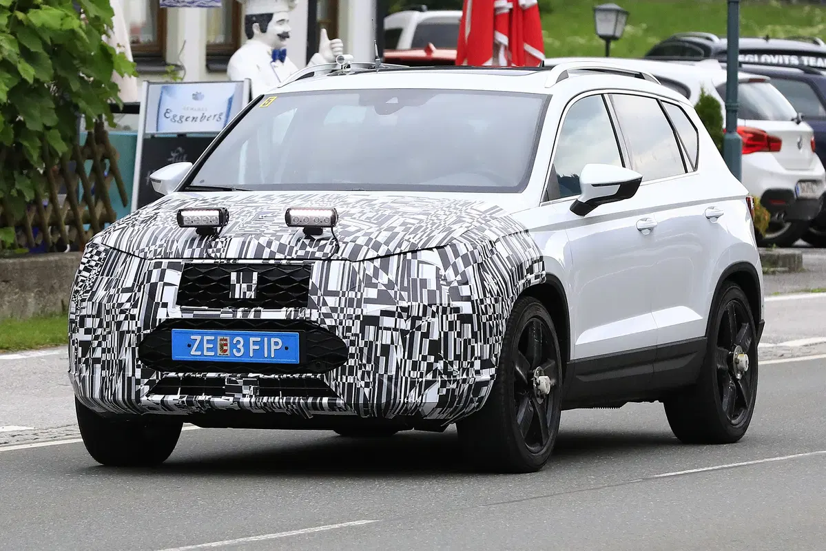 Seat Ateca restyling, le foto spia (3)