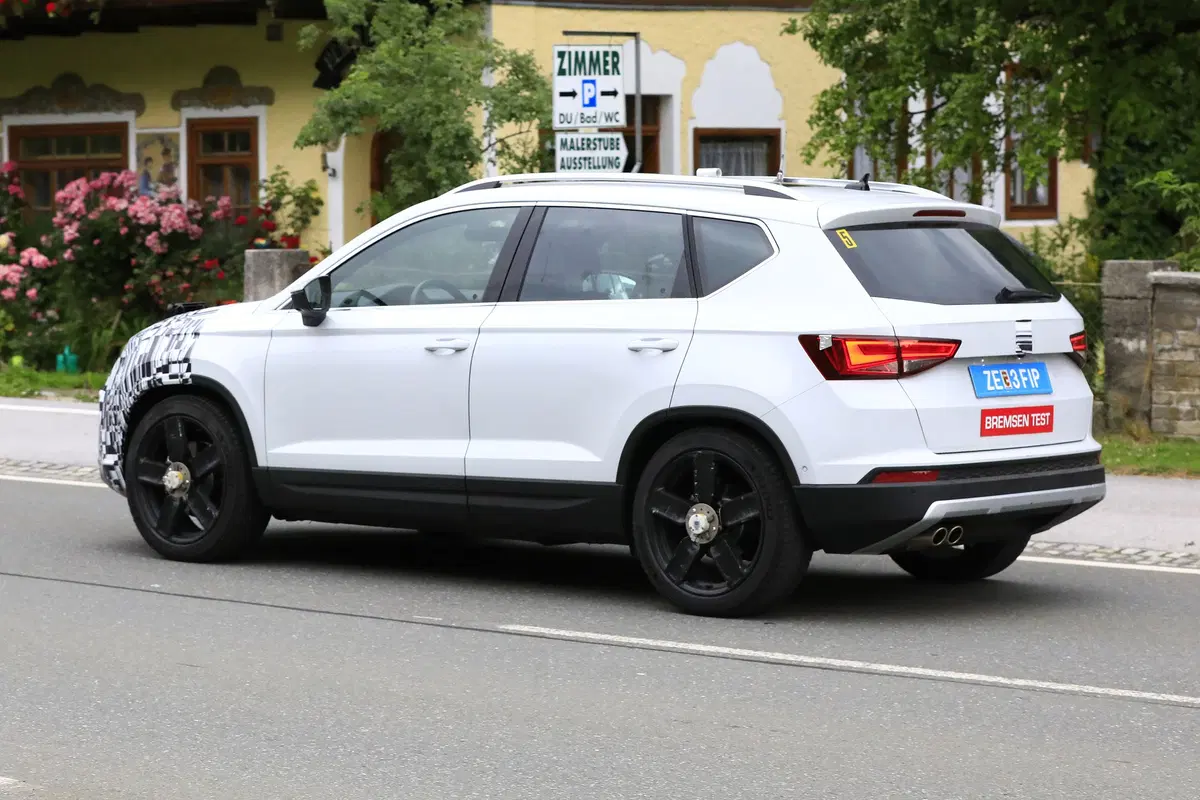 Seat Ateca restyling, le foto spia (7)