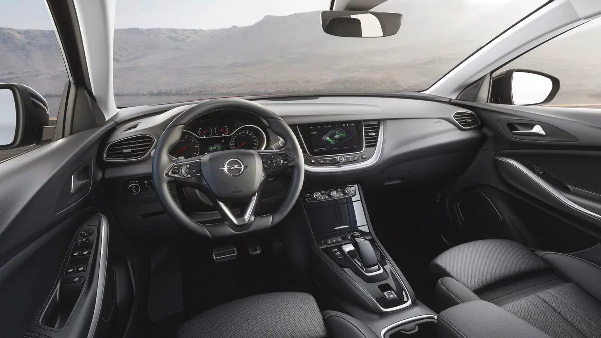 Opel Grandland X ibrida, al via gli ordini in Italia (4)