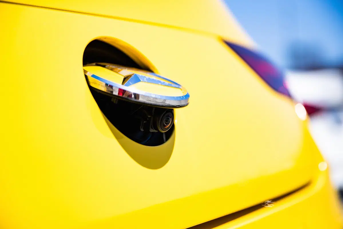 Mercedes: tutta l’emozione del concetto Sedan (2)