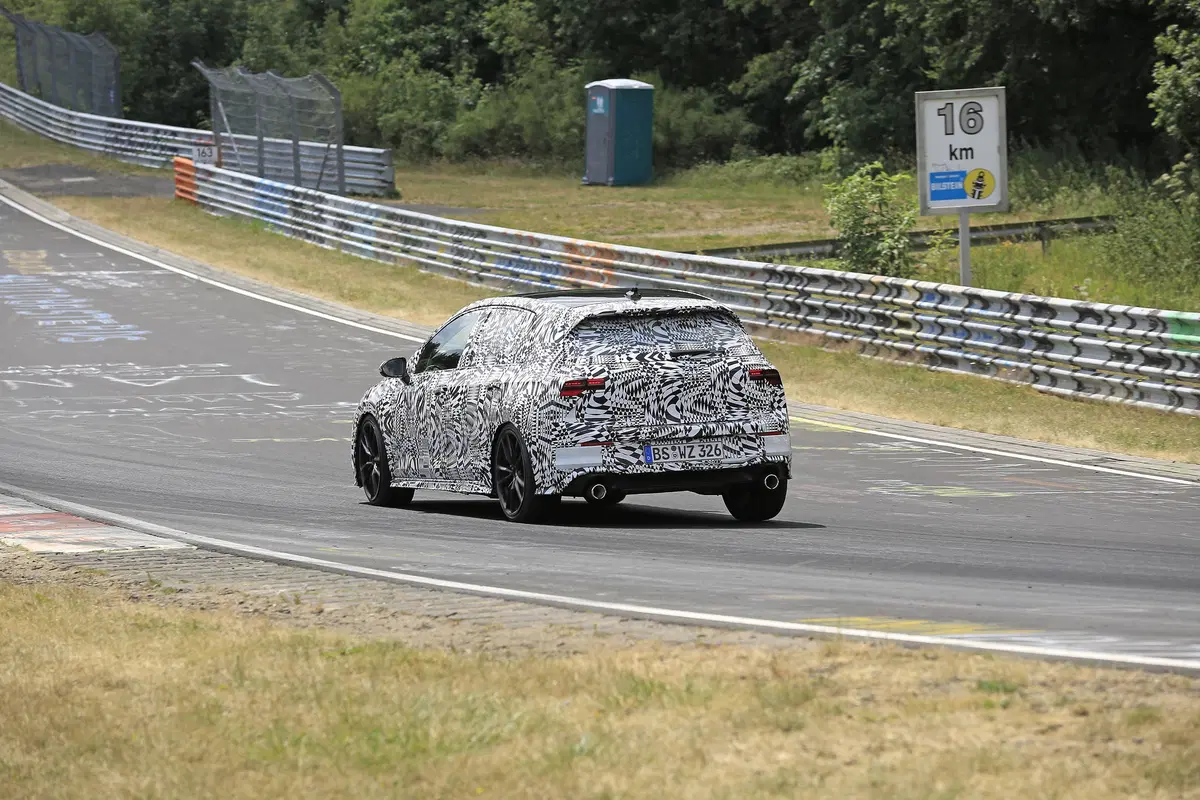 Volkswagen Golf GTI, le foto spia al Nürburgring (7)