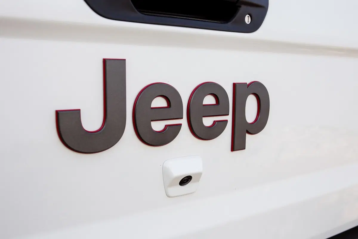 Jeep Gladiator 2020: il ritorno del pick-up americano [Video] (4)