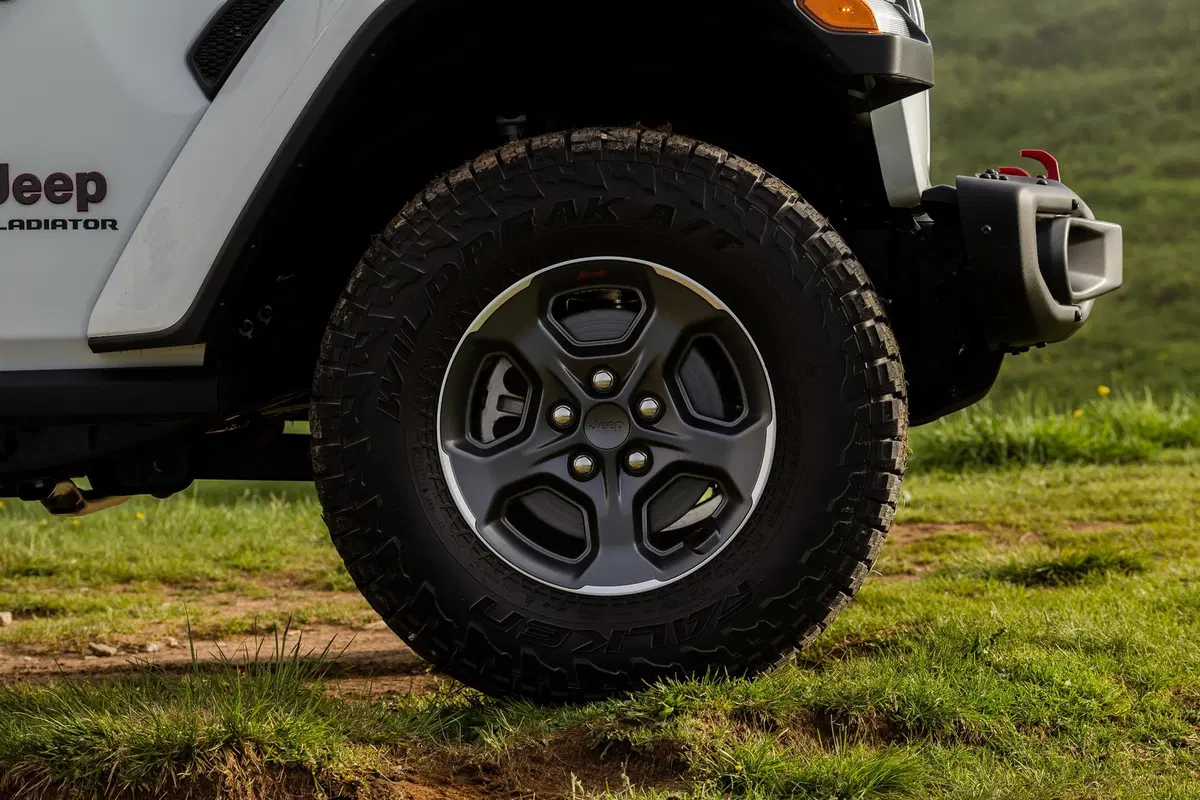 Jeep Gladiator 2020: il ritorno del pick-up americano [Video] (3)