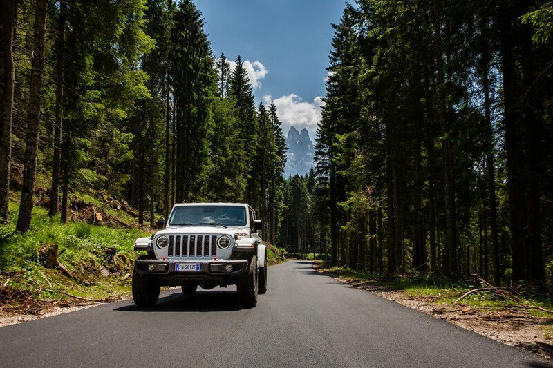 Jeep offre numerosi assistenti alla guida