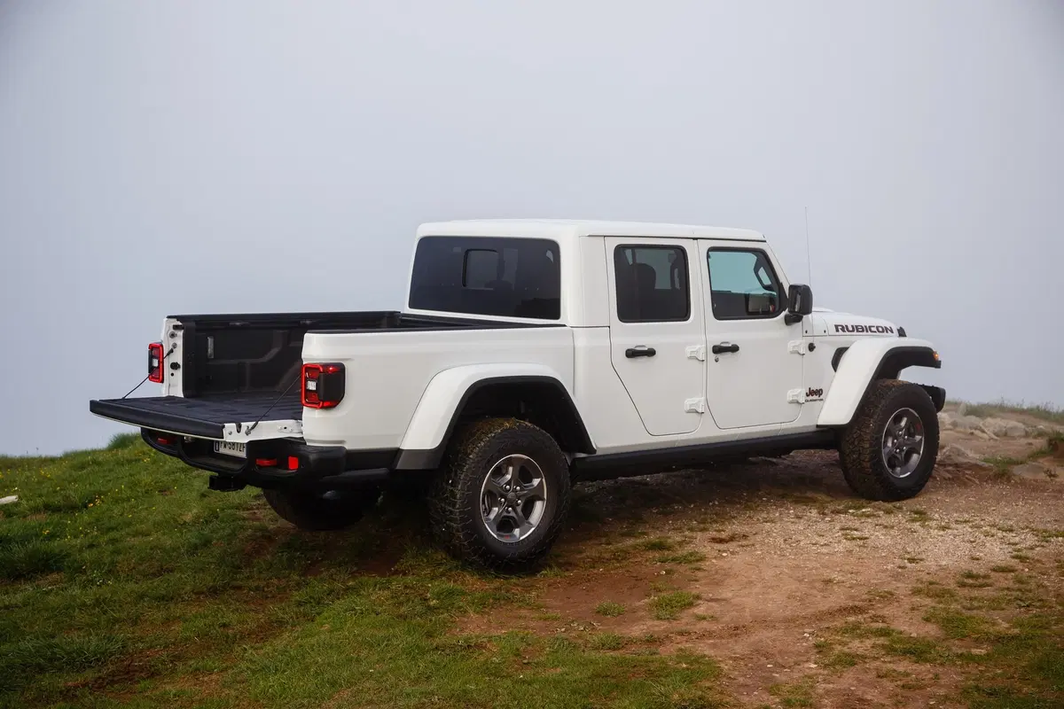Jeep Gladiator 2020: il ritorno del pick-up americano [Video] (4)