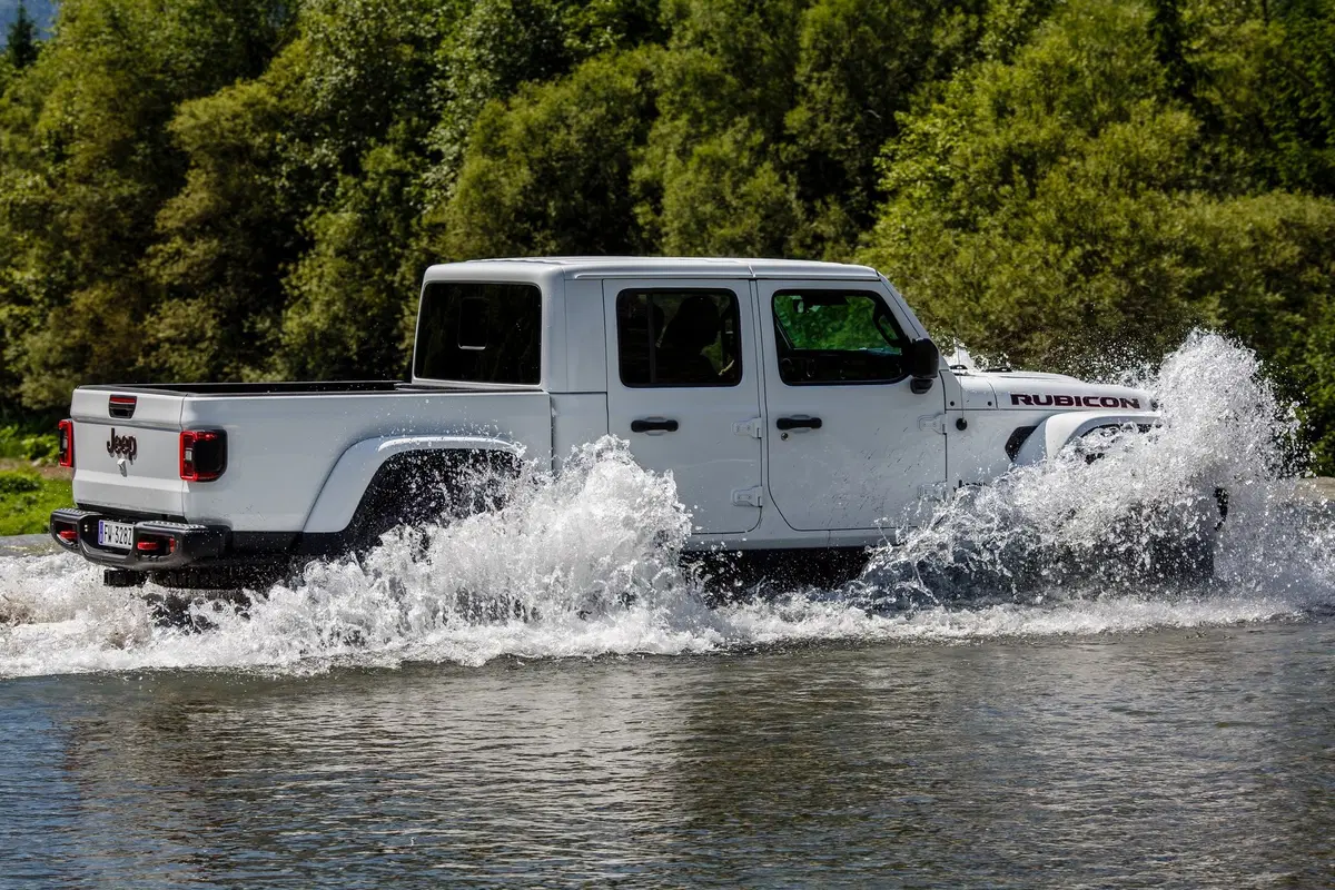 Jeep Gladiator 2020: il ritorno del pick-up americano [Video] (2)