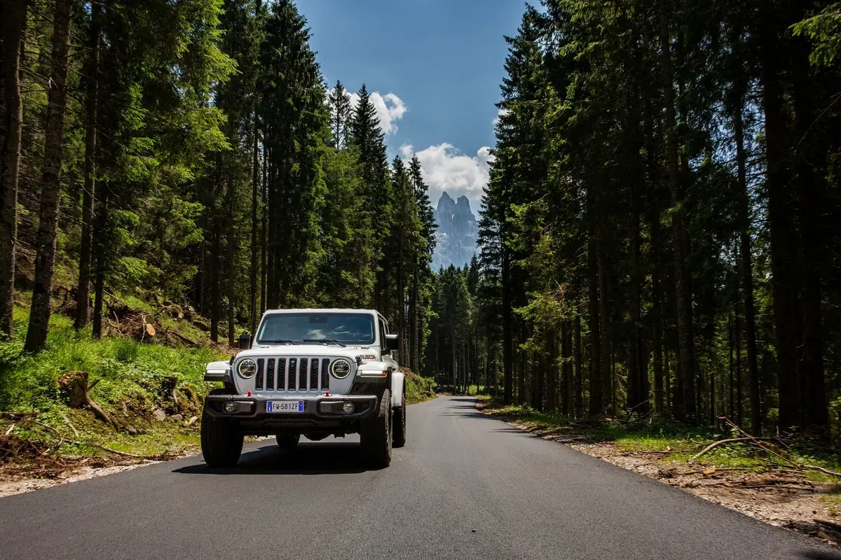 Jeep Gladiator 2020: il ritorno del pick-up americano [Video] (13)