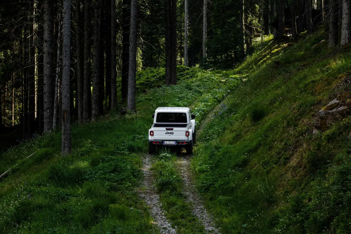 Jeep Gladiator 2020: il ritorno del pick-up americano [Video] (5)