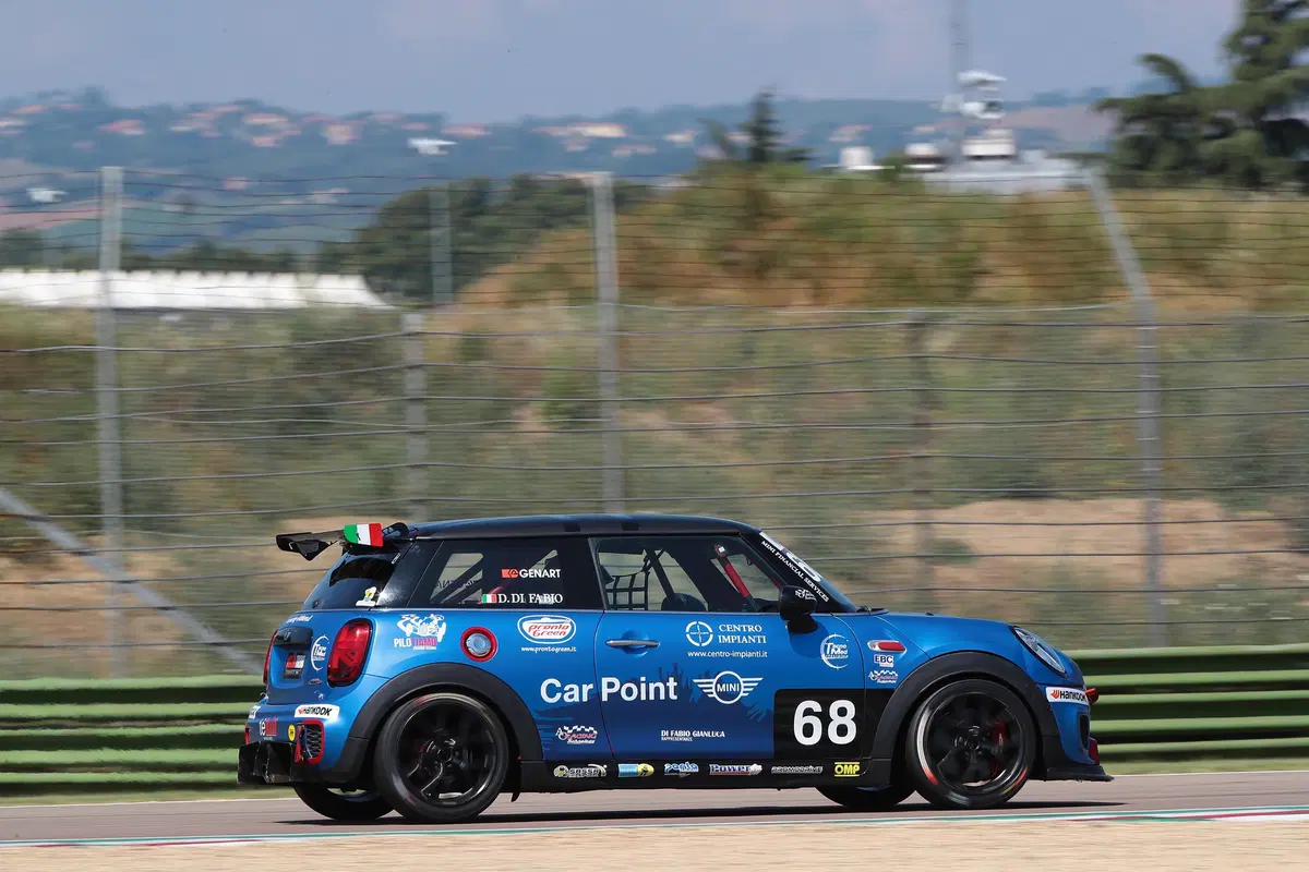 Diego Di Fabio, a 16 anni nel Mini Challenge: il racconto di Imola (4)