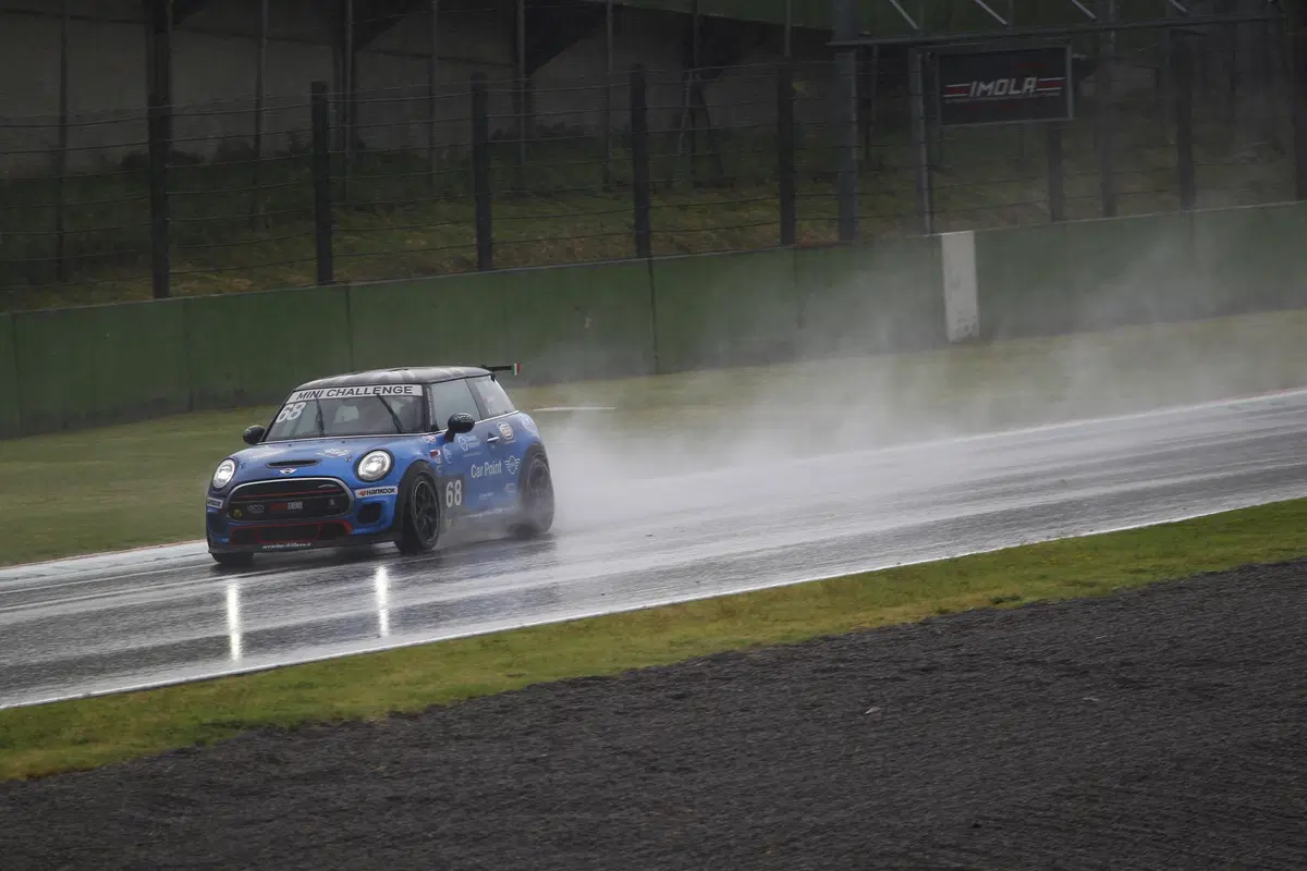 Diego Di Fabio, a 16 anni nel Mini Challenge: il racconto di Imola (5)