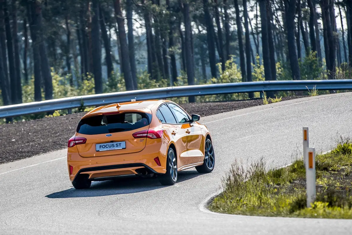 Ford Focus ST | 280 CV anti-SUV, ma a quale prezzo? [Video] (5)