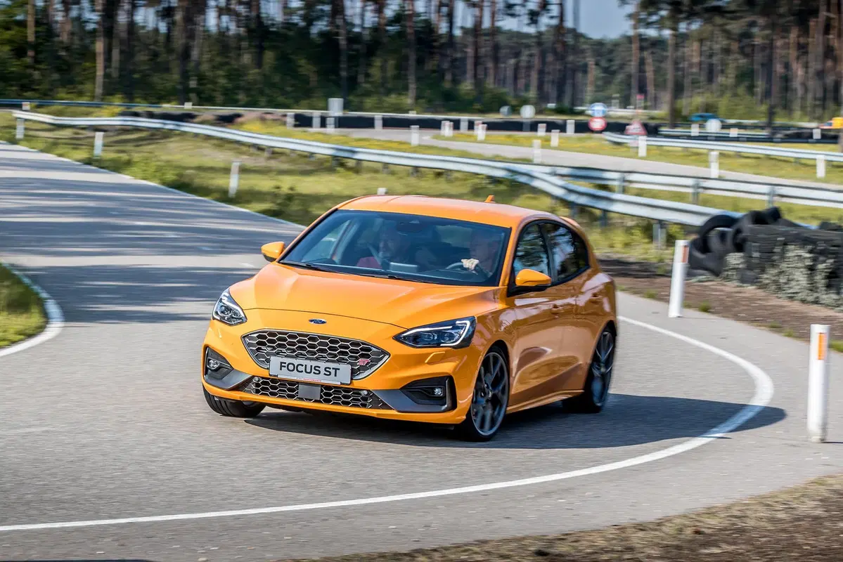 Ford Focus ST | 280 CV anti-SUV, ma a quale prezzo? [Video] (12)