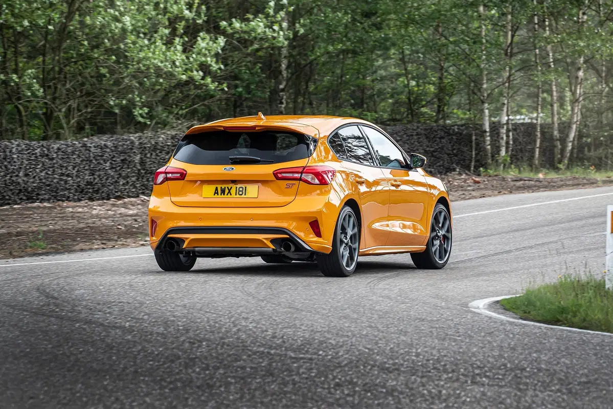 Ford Focus ST | 280 CV anti-SUV, ma a quale prezzo? [Video] (18)
