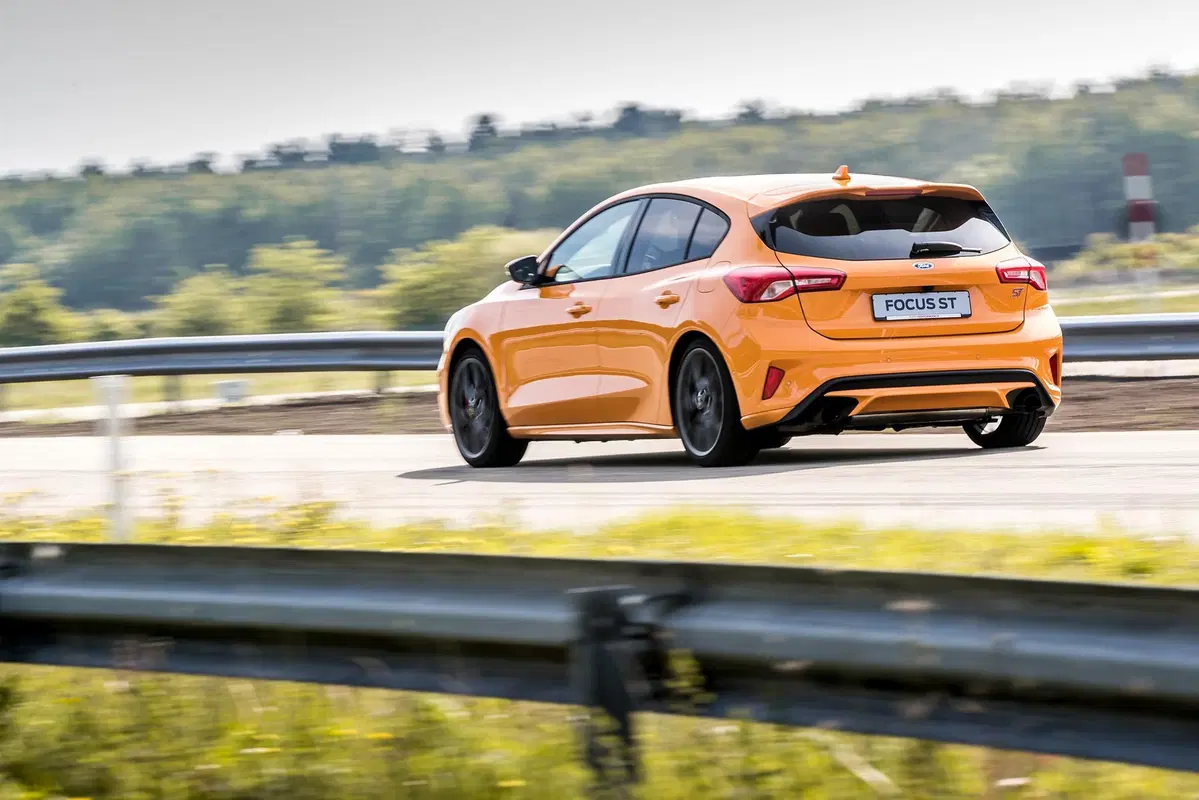 Ford Focus ST | 280 CV anti-SUV, ma a quale prezzo? [Video] (15)