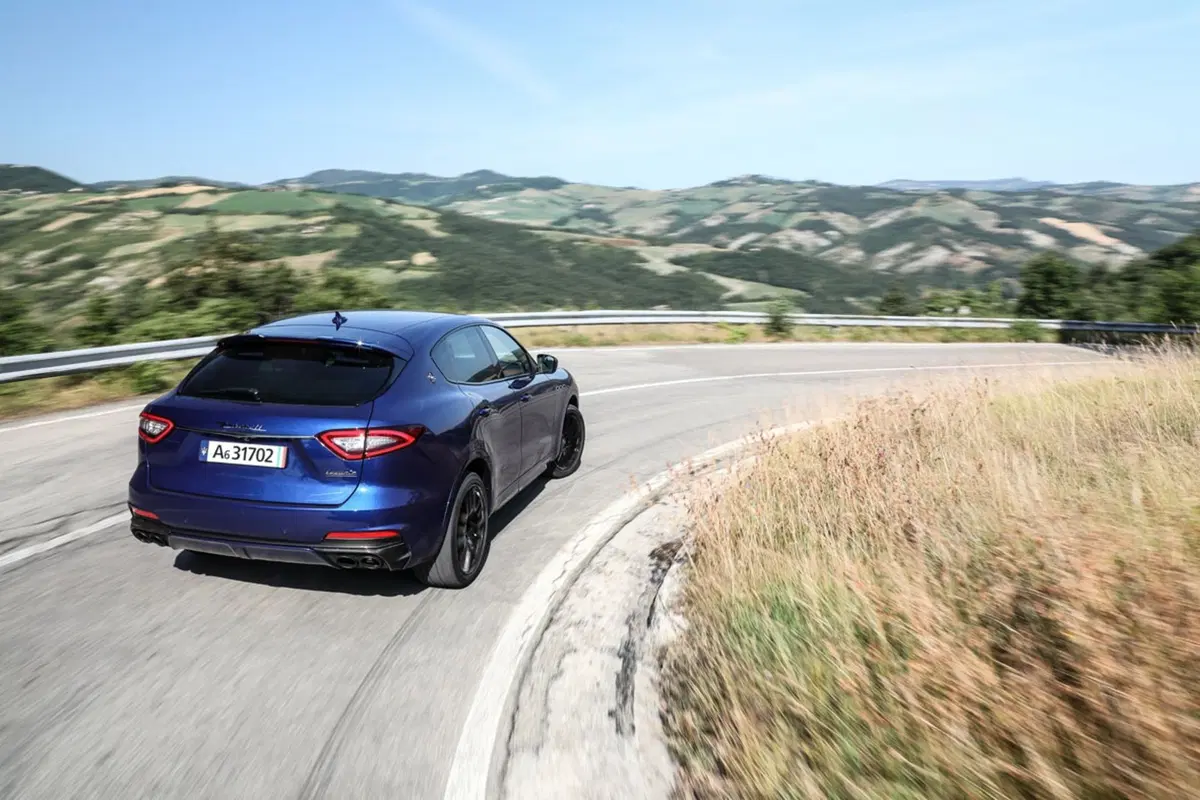 Maserati Levante Trofeo, 580 CV per la più sportiva [Video] (16)