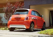 FCA, Parte la Fiat 500 elettrica: 80mila all'anno usciranno da Mirafiori [Foto e Video]